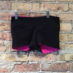 lululemon athletica Shorts - Lululemon pink & black spandex shorts sz 6 56529 lululemon athletica Shorts - Lululemon pink & black spandex shorts sz 6 56529